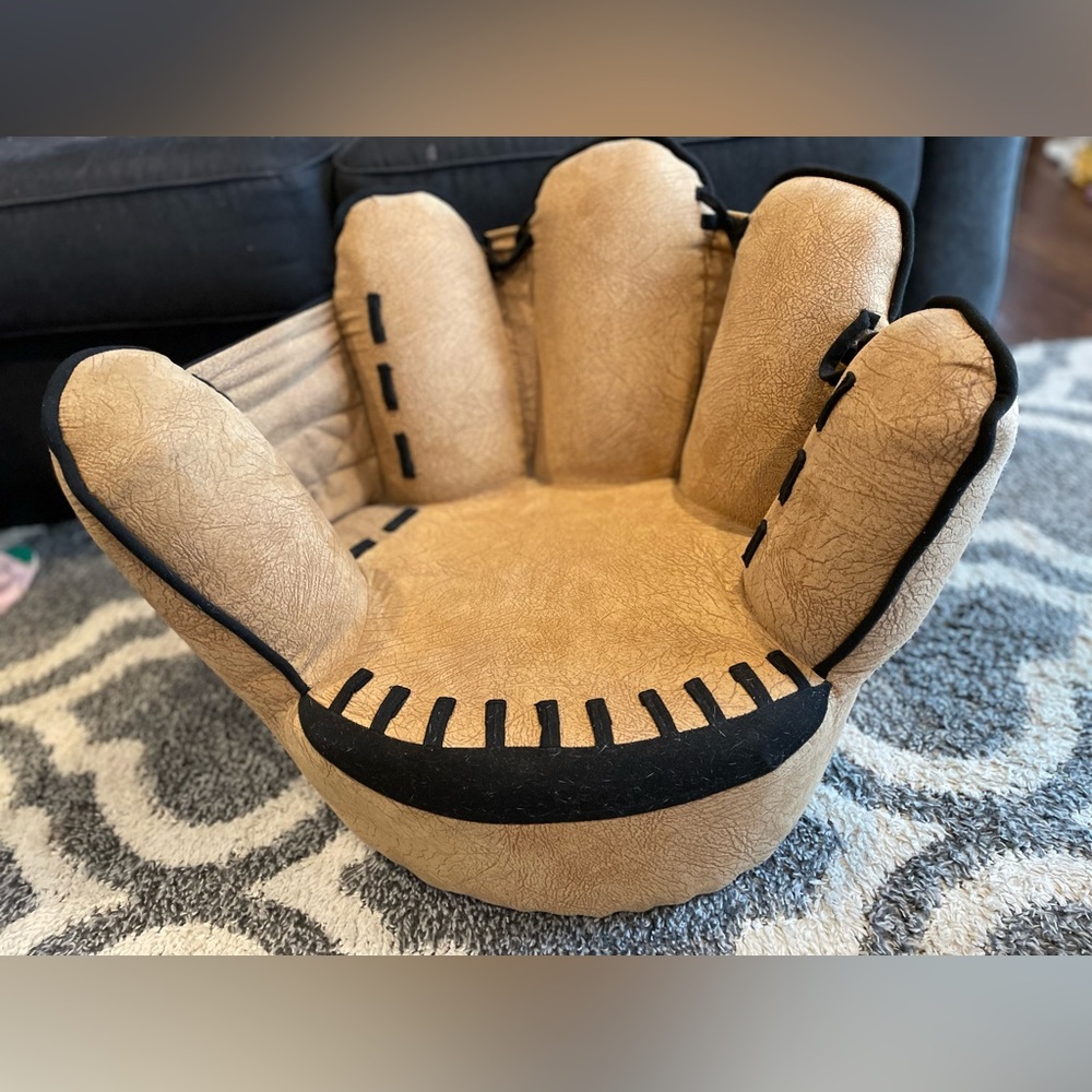 Kids baseball mitt chair